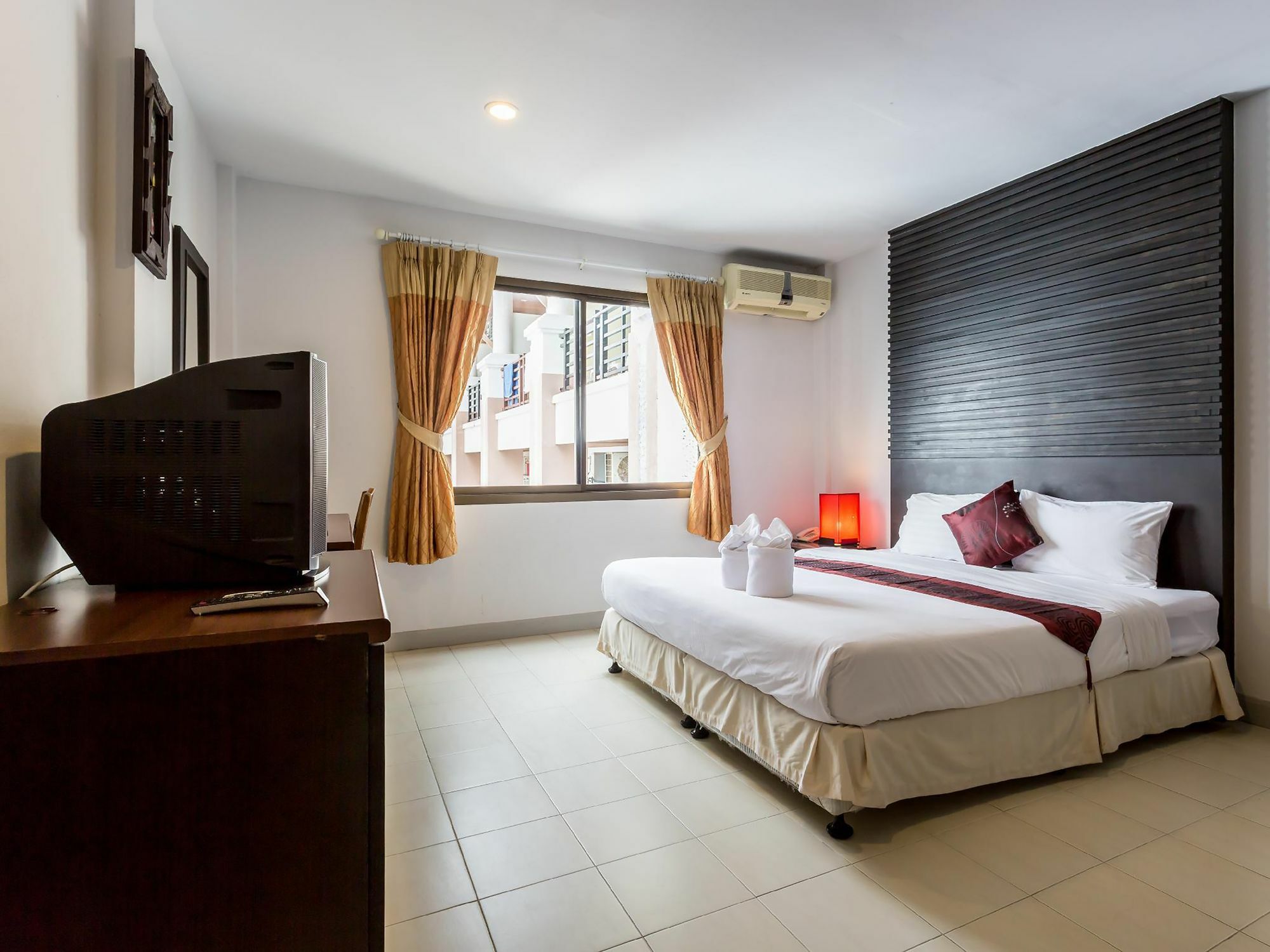 Hotel Sino House Patong Exterior foto